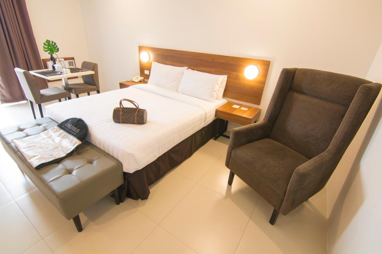 Mango Suites Cauayan Kültér fotó
