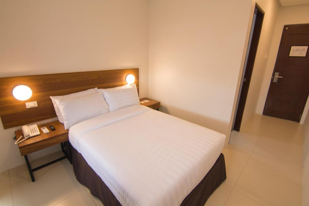Mango Suites Cauayan Kültér fotó